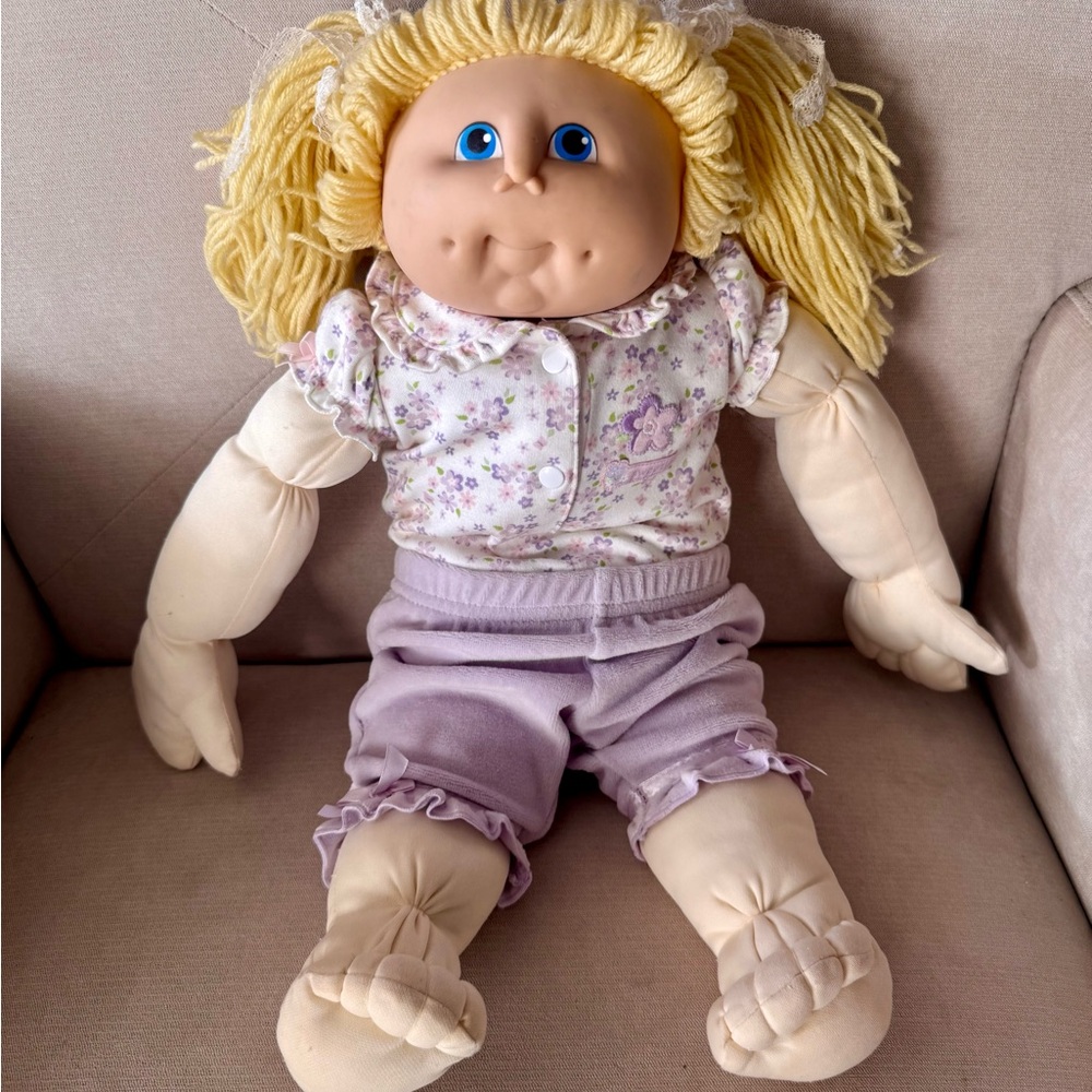 Vintage cabbage patch doll 1984